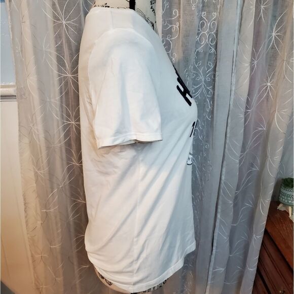 TOMMY Hilfiger graphic t-shirt sz med - Picture 2 of 5